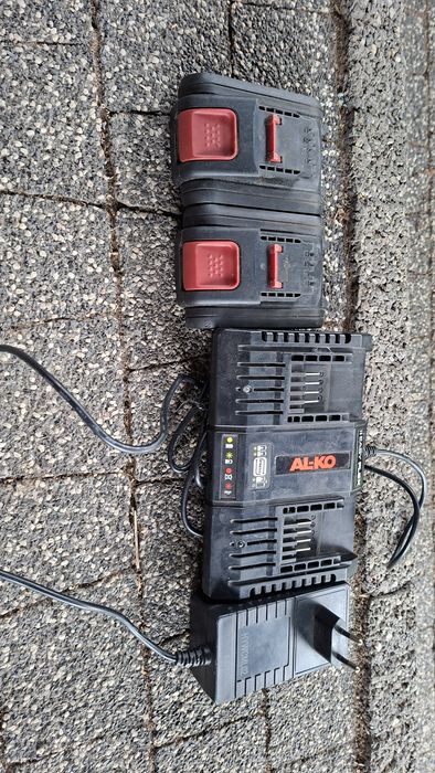 Dwa akumulatory Alko po 20v plus ładowarka