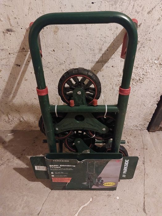 Wózek transportowy schodowy
