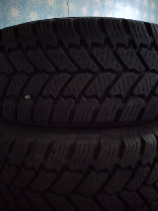 Резина 225.70.r15c.4 шт.с дисками