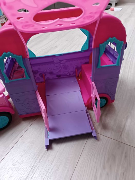 Samochód dla Barbie z przyczepą campingową Camper