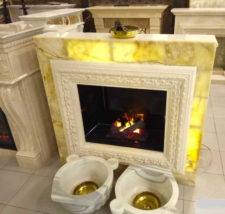 Камин из мрамора и оникса ручная работа