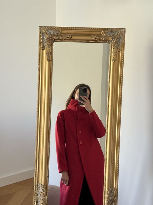 Czerwony płaszcz S 36 oversize luźny krój dwurzędowy z kołnierzem