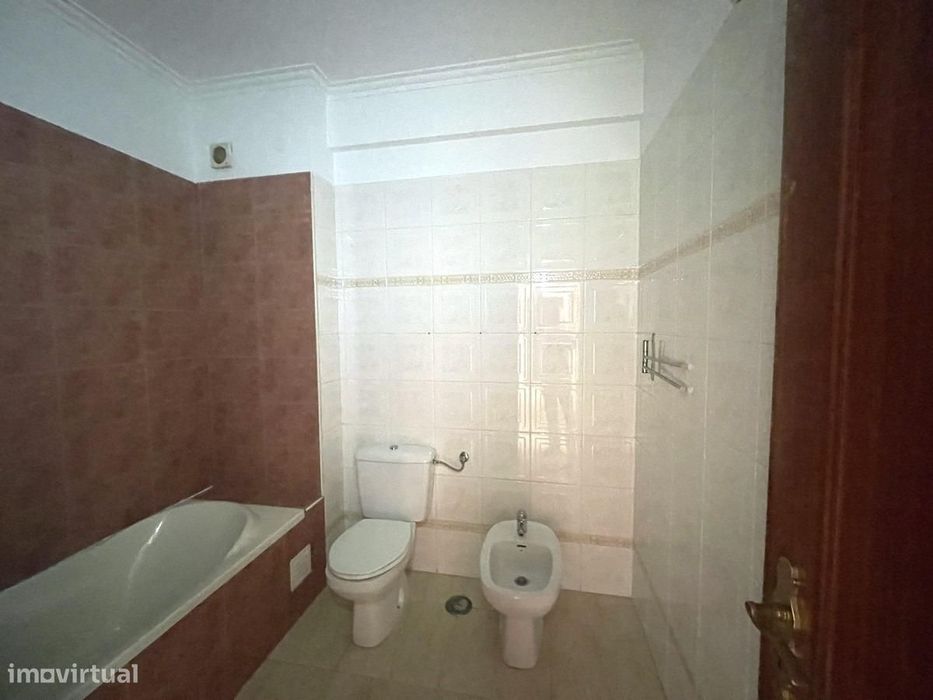 Apartamento T3 com amplas áreas no Seixal