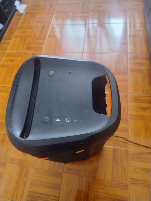 JBL PartyBox 100 – Coluna Bluetooth Potente
Preço: 200 €