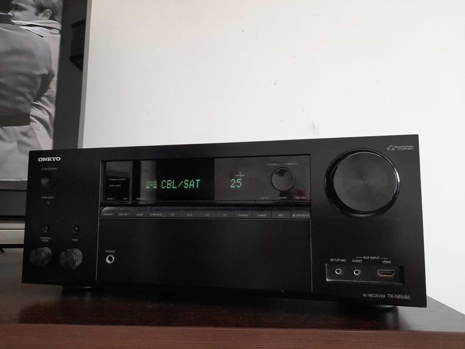 Amplituner Onkyo TX-NR686 + pilot
