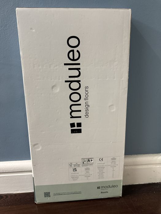 Jedno opakowanie paneli winylowych Moduleo