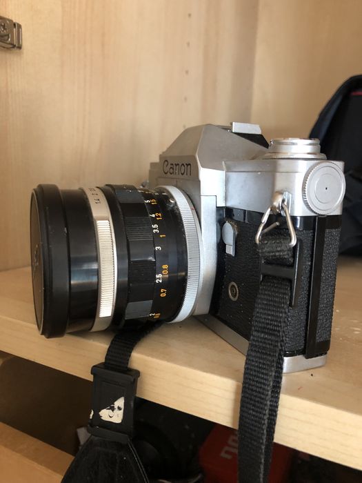 Câmara Analógica Canon FtQl + Objectiva + varios filtros + 2 rolos