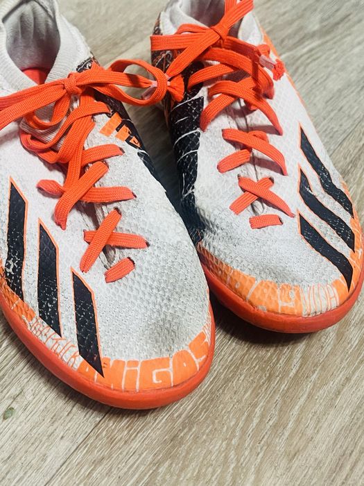 Продам сороконожки adidas 22cm б/у