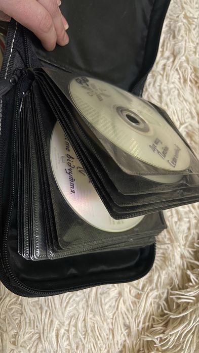 Диски  заповнені CD-R, DVD-R