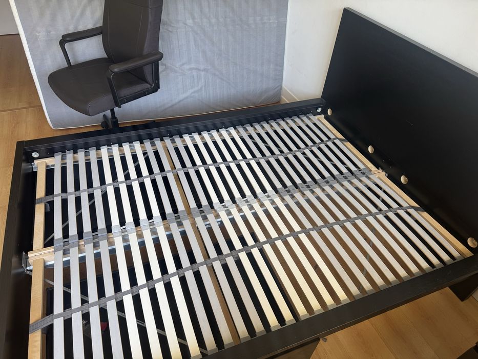 Cama de casal MALM Ikea + Oferta de Mesa de Cabeceira