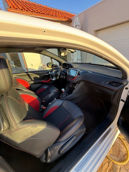 Peugeot 208 gti  thp