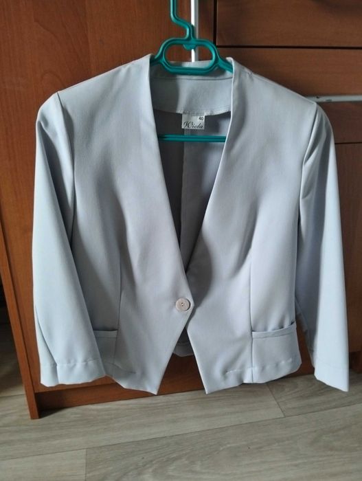 Żakiet damski krótki