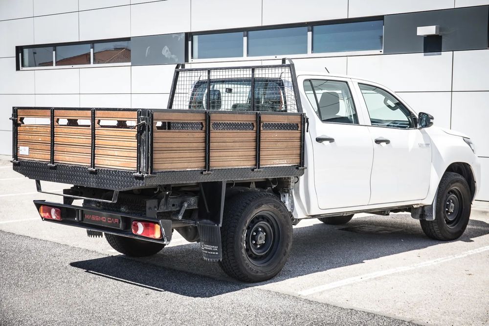 Toyota Hilux 2.4 D-4D 2WD CD CM