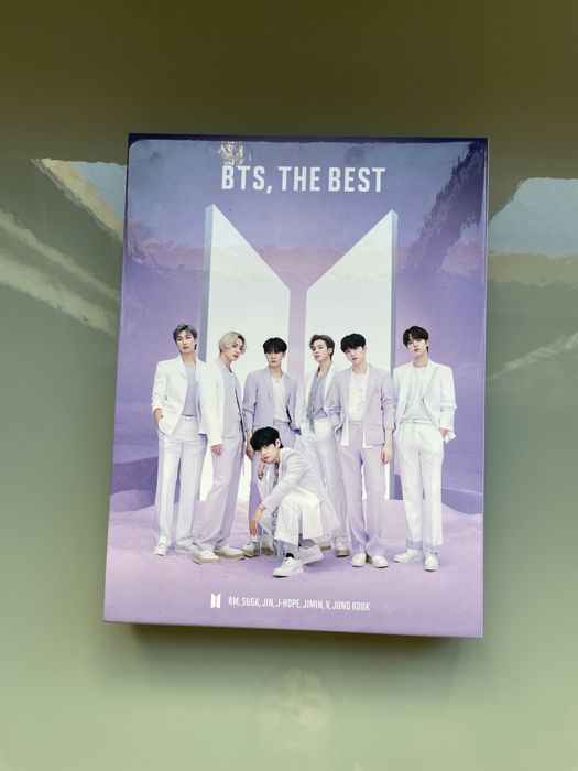 Álbum dos bts- The best ( versão c)