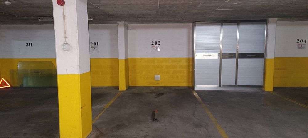 Excelente Lugar de Garagem