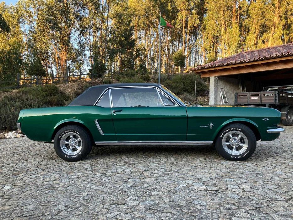 Ford Mustang coupe V8 de 1965