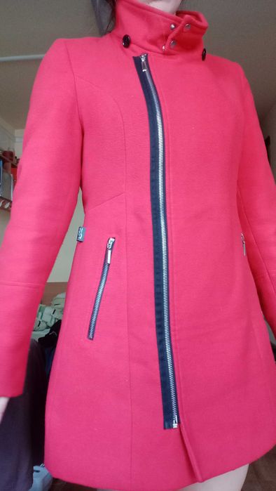 Czerwony płaszcz damski zimowy