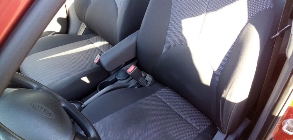 Fotele przednie Kia Rio Ii 09r.