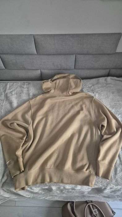 Beżowa bluza nike