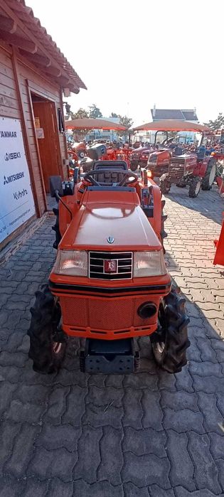 Campanha de Natal: Trator Kubota Bulltra ZB1-16+ 4 alfaias POUPE 1250€