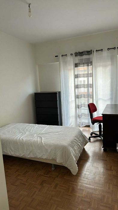 Alugo Quarto a Estudantes ou Estagiarios em Tomar