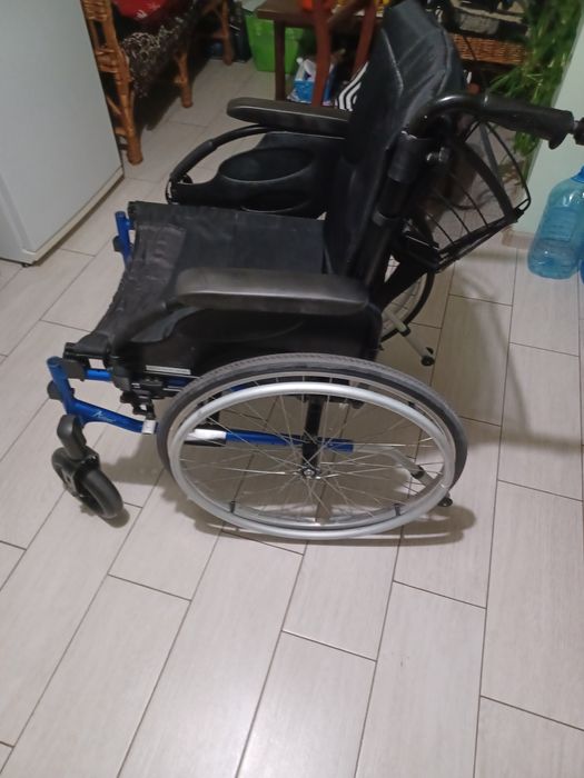 Инвалидная коляска