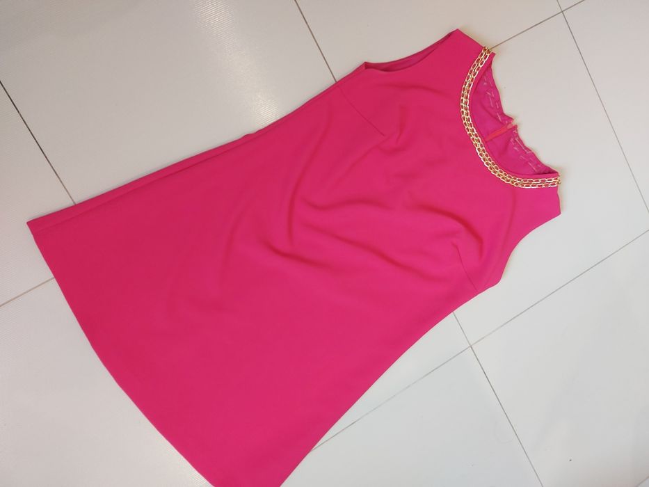 Suknia, kolor amarant + łańcuch