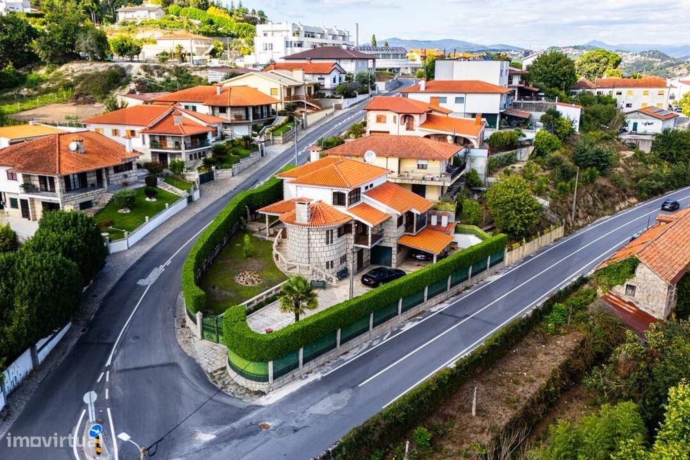 Moradia T4 com terreno em Fregim, Amarante