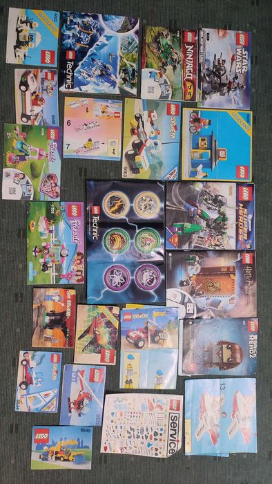 Lote 70 Manuais da Lego