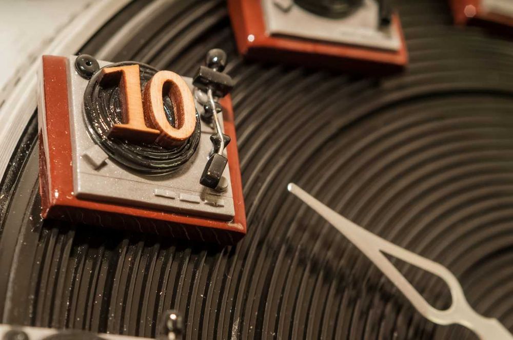 Настенные часы ручной работы "ВИНИЛ-2" продажа/обмен