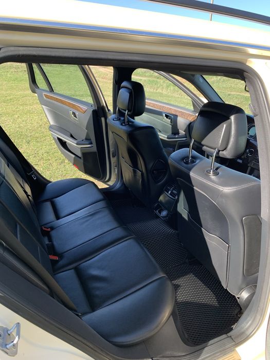 Mercedes-Benz E200 W212