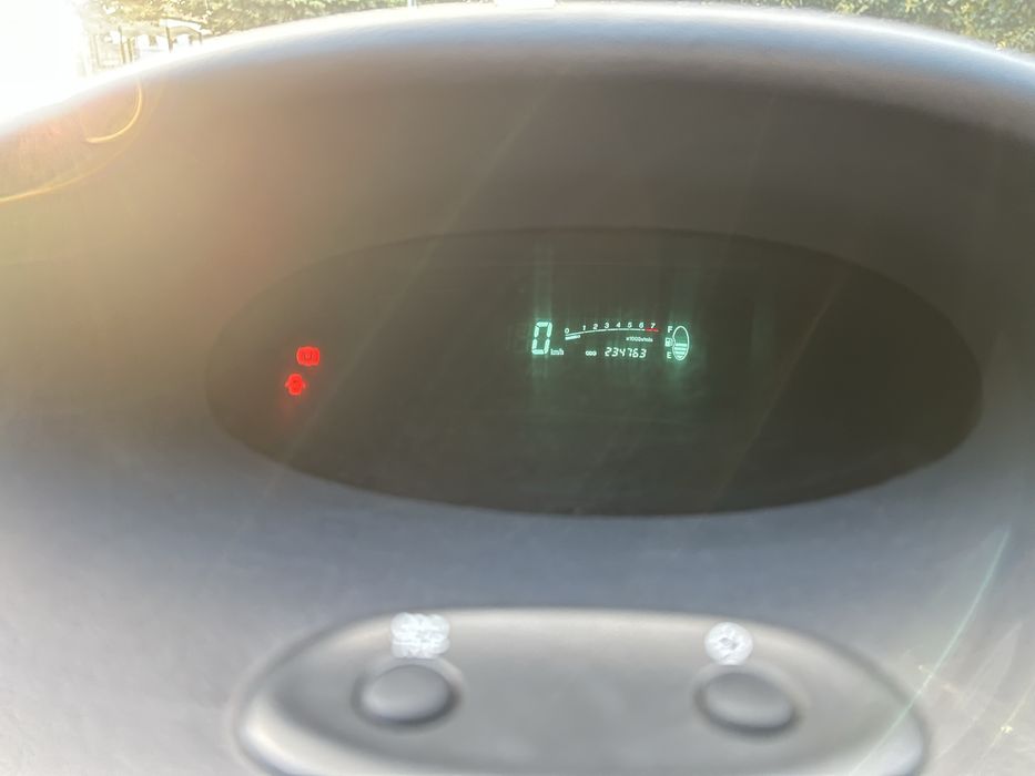 Toyota Yaris 1.0 VVT-i — Março de 2001