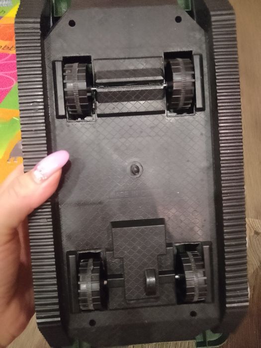 Продам дитячу іграшку танк