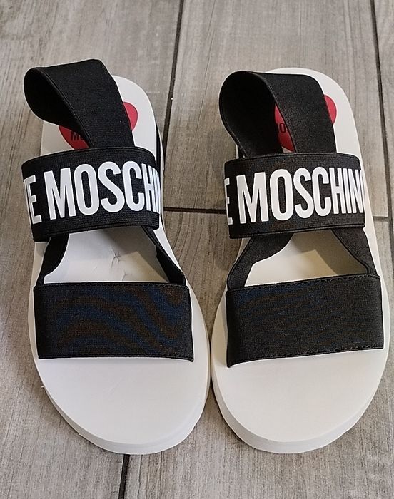 Love Moschino  сандалі жіночі