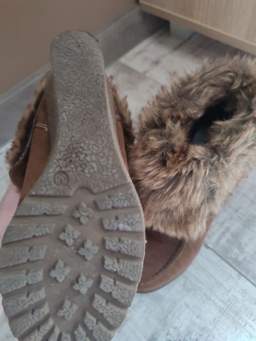 Buty zimowe z futerkiem na koturnie Graceland 38