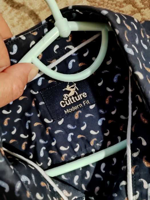 Стильна чоловіча сорочка