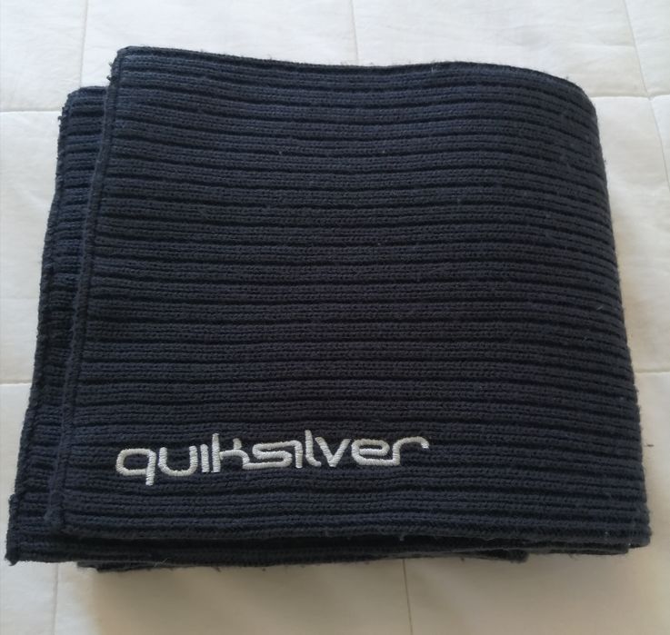 Cachecol de malha da marca QuickSilver.