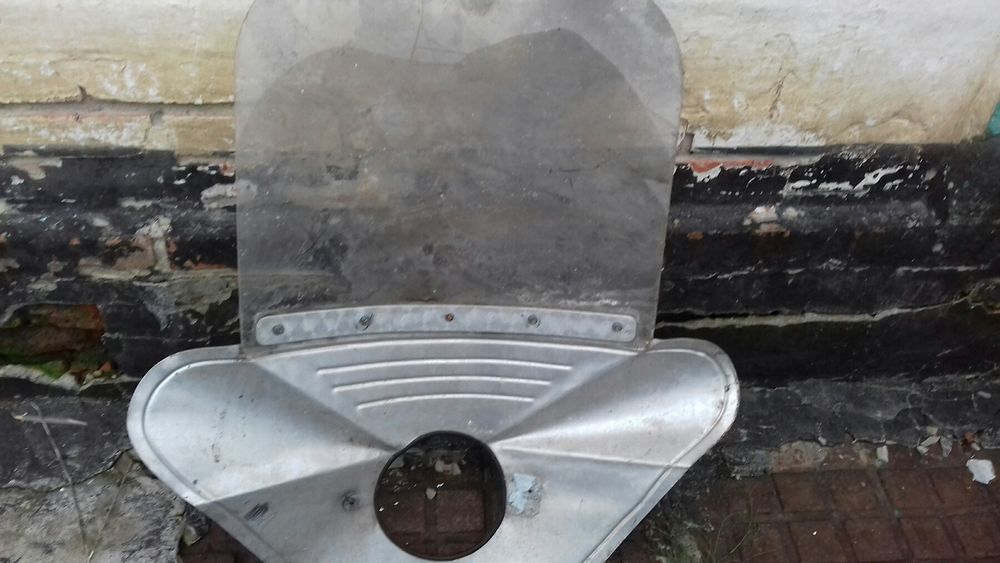 Вітровик (обтічник)на мотоцик Днепер, мт. в гарному стані.