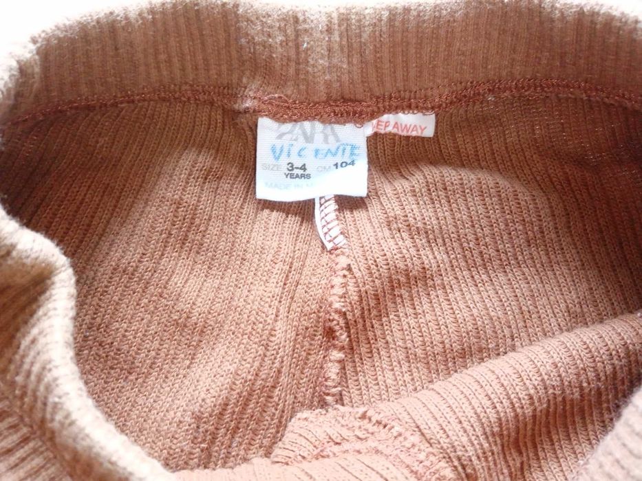 Conjunto Zara para Menino 3/4 Anos (104 cm) - 1 Calça e 1 Calção