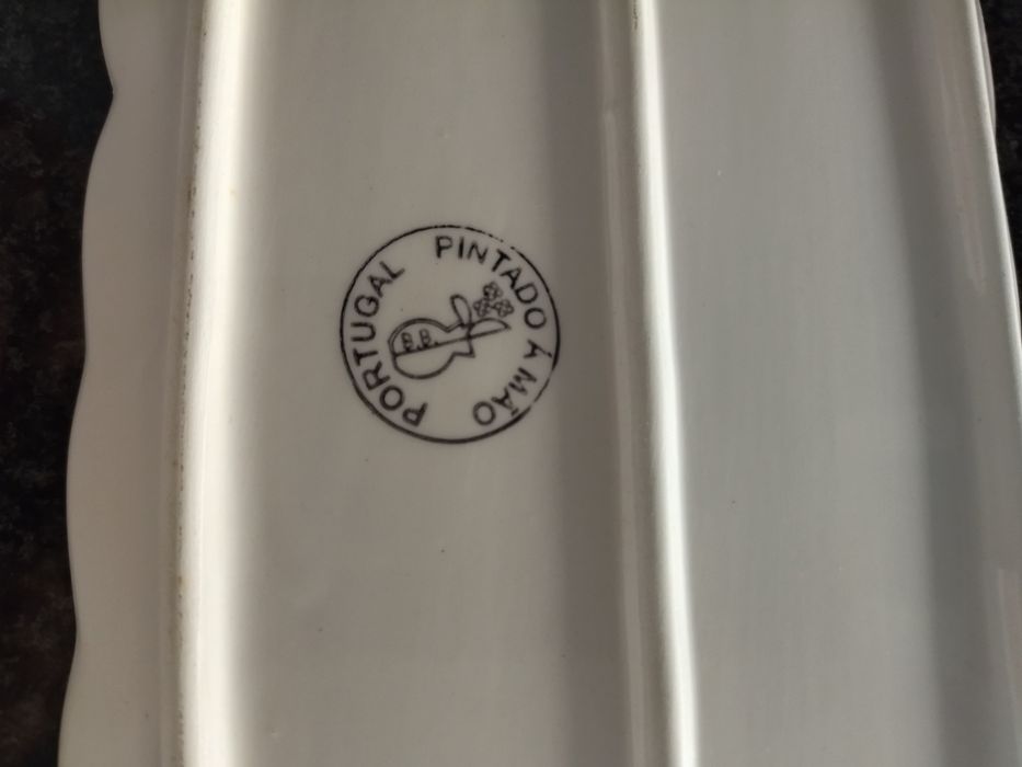 Travessa em cerâmica pintada á mão.64550843166338123