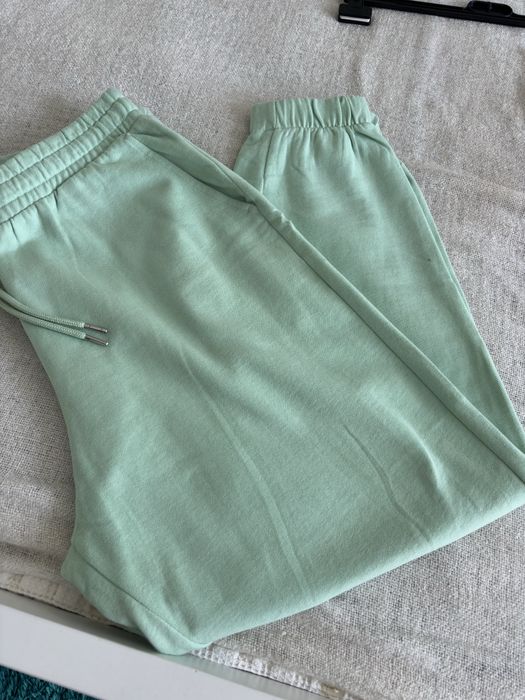 Mietowe spodnie bawelniane dres asosa