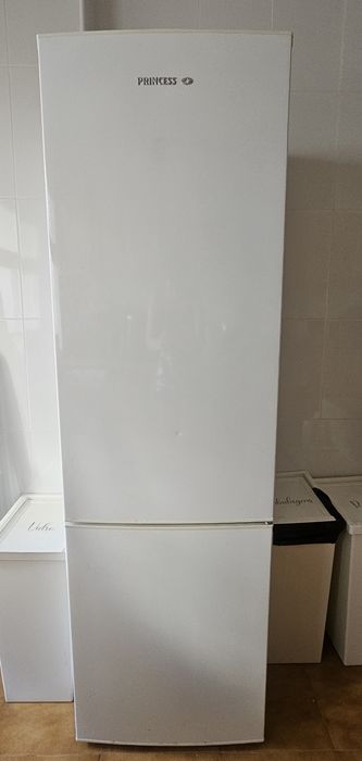 Frigorífico Combinado Princesse – A Funcionar 100%