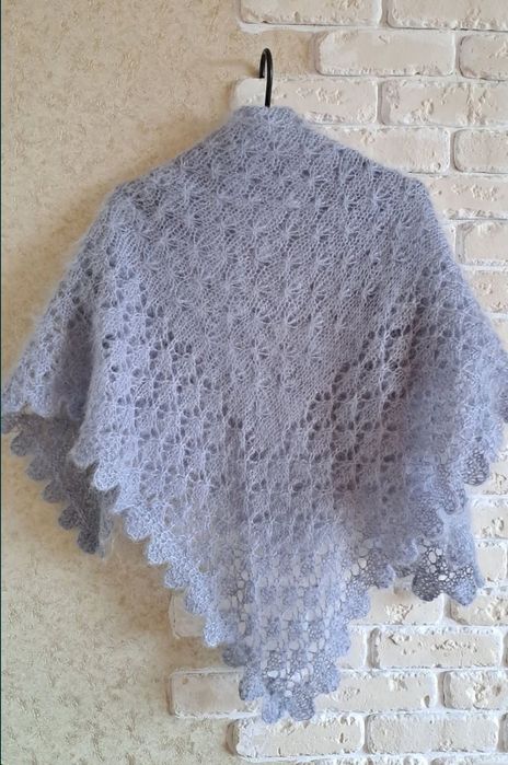 Хустки, косинки, шарфи.