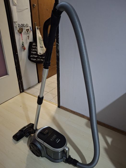 Odkurzacz bezworkowy Amica Akman 800W