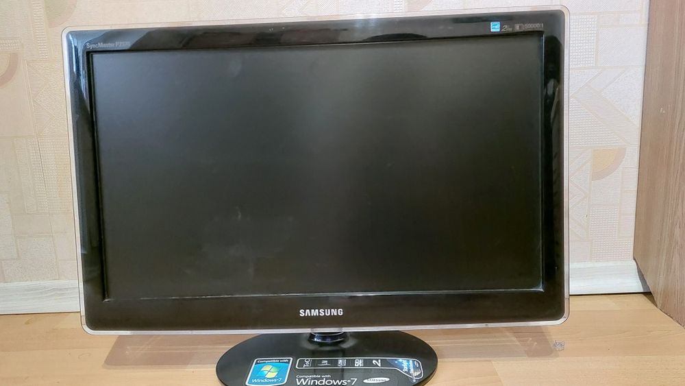 Монитор 23" Samsung SM P2370 LS23EFHKFV Black