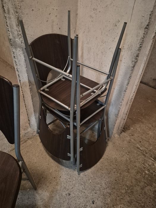 Krzesła i stół okrągły 90 cm