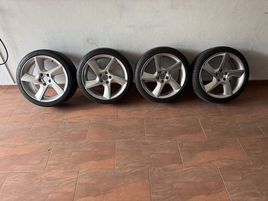 Jantes Volvo Odysseus com pneus 215/40 R18