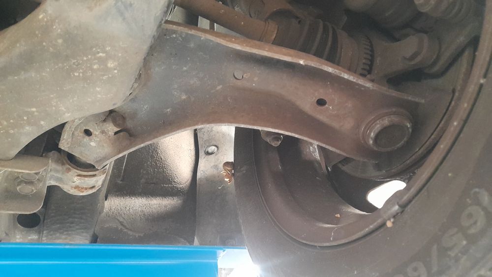 Braço de suspensão frente esquerdo CHEVROLET Spark (M300)