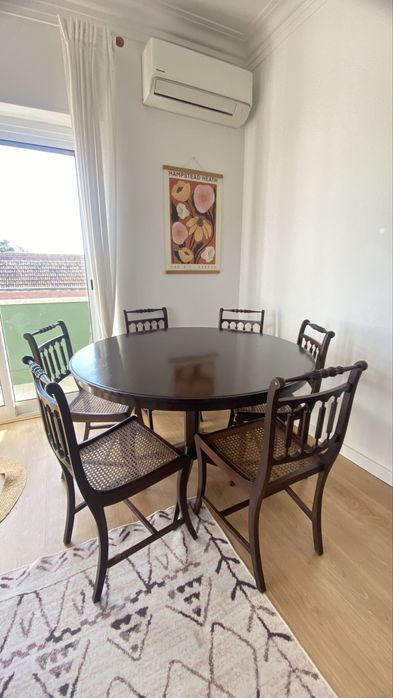 Mesa vintage redonda + 6 cadeiras