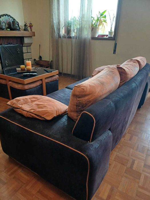 Sofá + Mesa de sala de estar